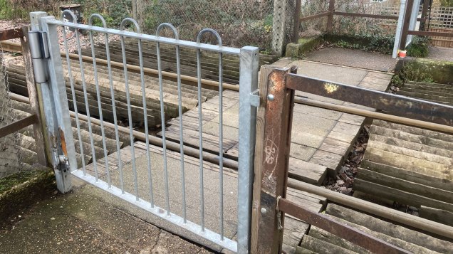Angerstein Wharf crossing gate