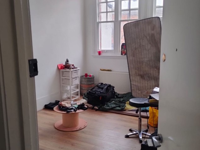 Upstairs at the White Swan - furnished room