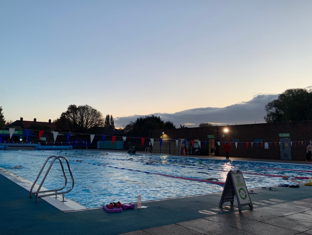 Charlton Lido at dawn