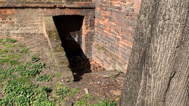 Charlton summer house shelter